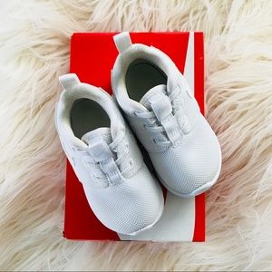TODDLER NIKE ROSHE RUN WHITE WHITE WHITE SZ 5C